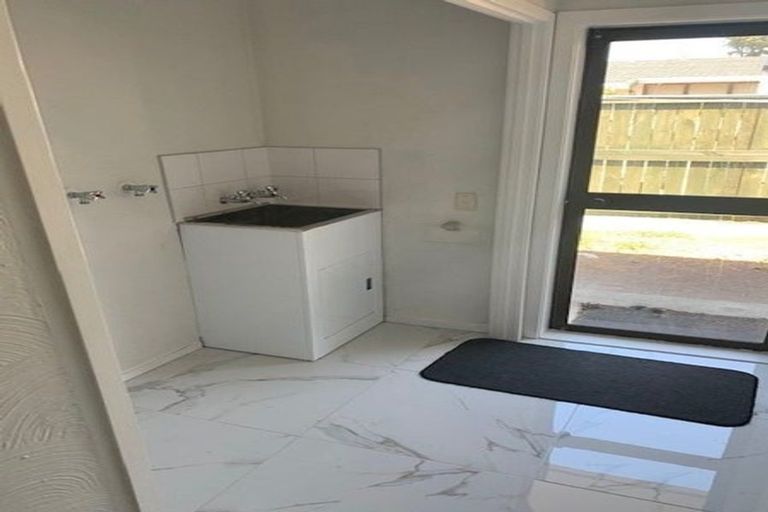 Photo of property in 209 Walter Strevens Drive, Conifer Grove, Takanini, 2112