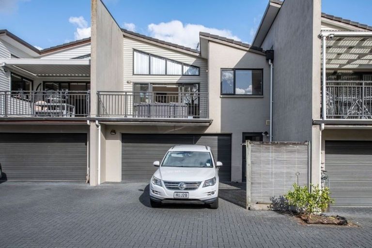 Photo of property in 63 Kelvin Hart Drive, East Tamaki, Auckland, 2013