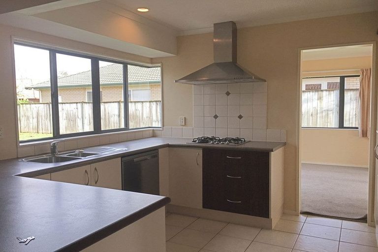 Photo of property in 10 Sayes Close, East Tamaki, Auckland, 2013