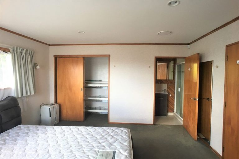 Photo of property in 1/20 Sunnyview Avenue, Shelly Park, Auckland, 2014