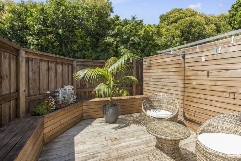 Photo of property in 1/105 Taylor Road, Mangere Bridge, Auckland, 2022