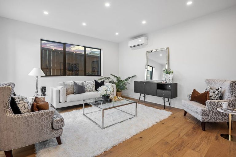 Photo of property in 41a Sunnynook Road, Forrest Hill, Auckland, 0620