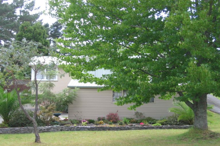 Photo of property in 9 Paragon Avenue, Beach Haven, Auckland, 0626