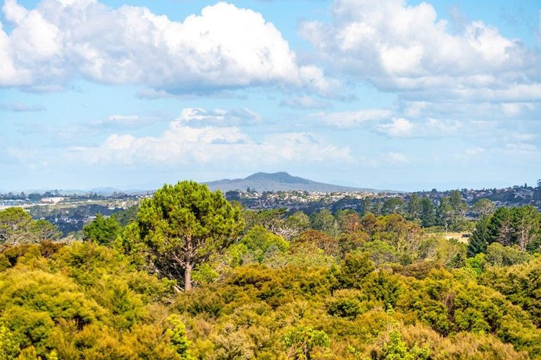 Photo of property in 339 Ridge Road, Paremoremo, Albany, 0793