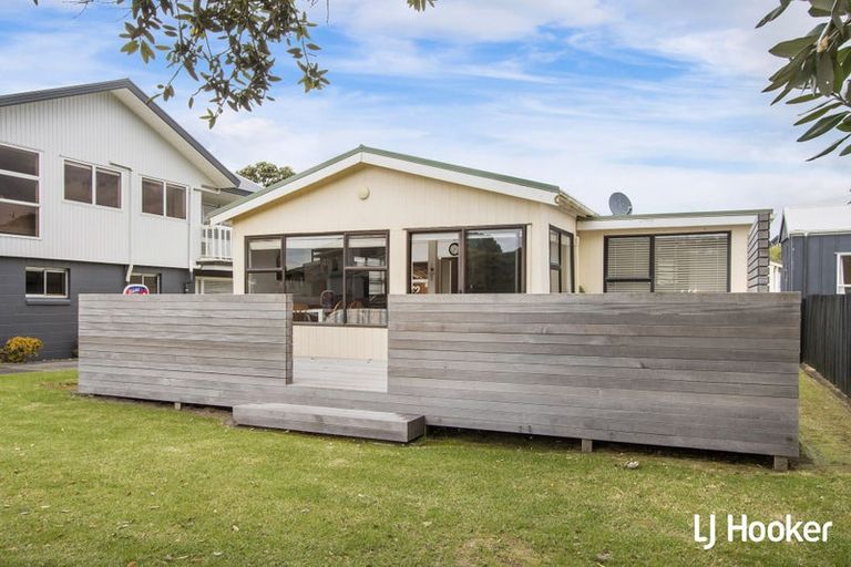 Photo of property in 13 Hinemoa Road, Waihi Beach, 3611