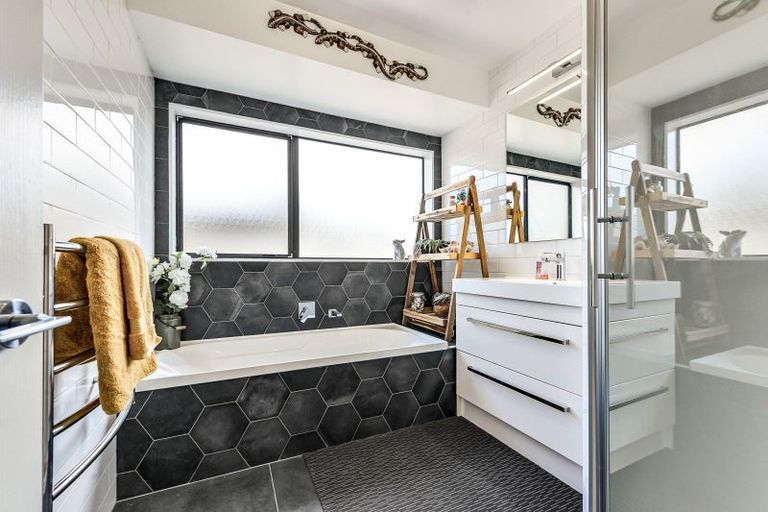 Photo of property in 77 Discovery Drive, Flagstaff, Hamilton, 3210