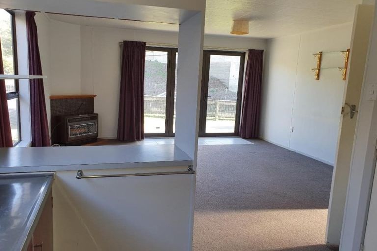 Photo of property in 55 Collins Avenue, Tawa, Wellington, 5028