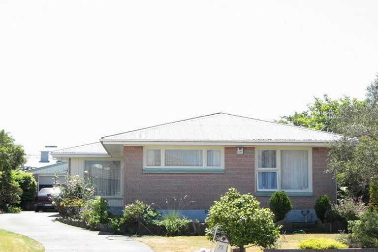 Photo of property in 71 Bickerton Street, Wainoni, Christchurch, 8061