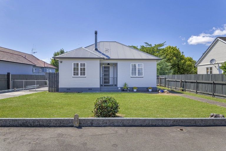 Photo of property in 17 Claudius Street, Dannevirke, 4930
