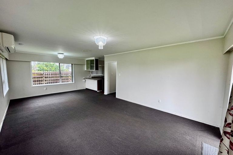 Photo of property in 1/15 Meadowcourt Drive, Manukau, Auckland, 2025