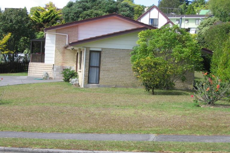 Photo of property in 15 Weetman Drive, Browns Bay, Auckland, 0630