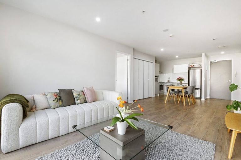 Photo of property in Norfolk Apartments, 305/19 Bute Road, Browns Bay, Auckland, 0630