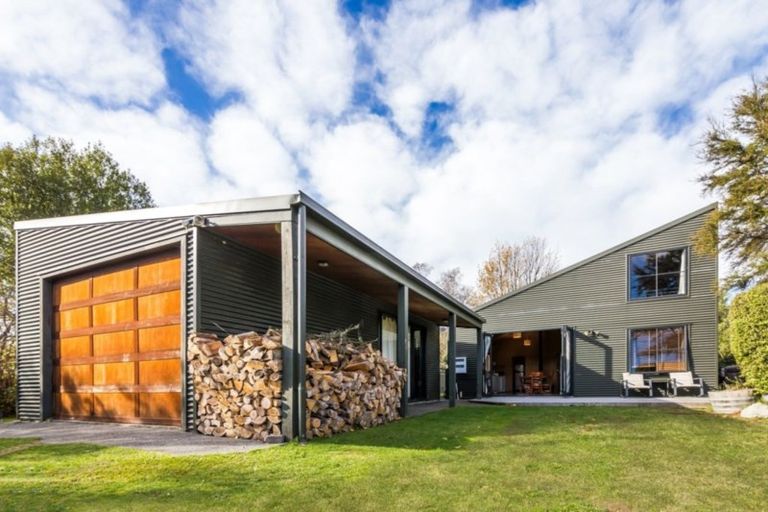 Photo of property in 18 Susan Lane, Kinloch, Taupo, 3377