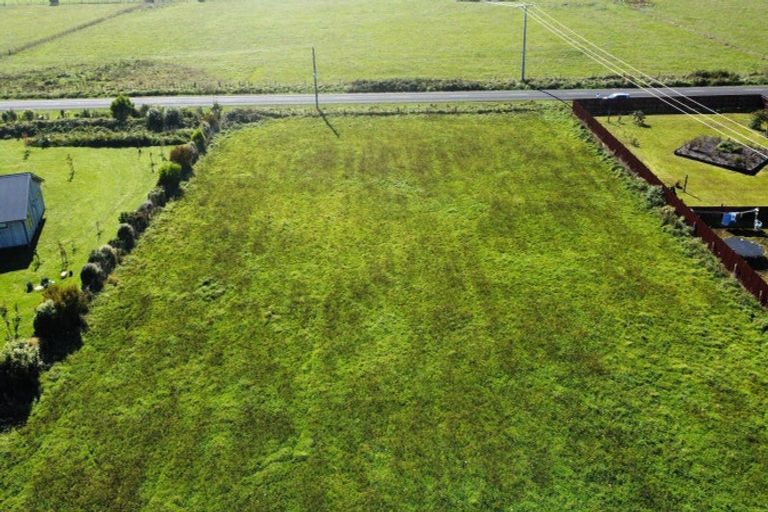 Photo of property in 69 Waikawa Beach Road, Manakau, 5573