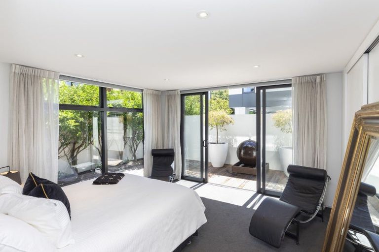 Photo of property in 26a Peterborough Street, Christchurch Central, Christchurch, 8013