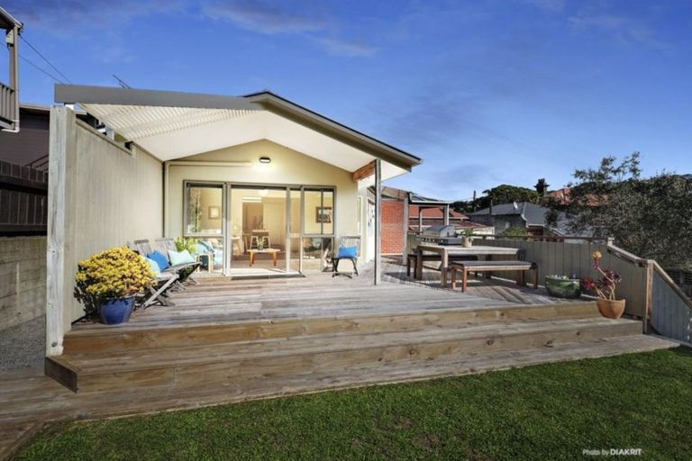 Photo of property in 14 Cleveland Street, Brooklyn, Wellington, 6021