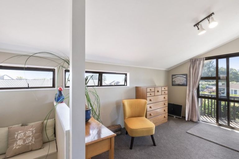 Photo of property in 27 Knights Grove, Otaki, 5512