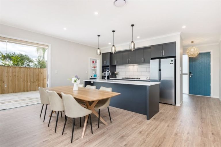 Photo of property in 123a Wharf Road, Te Atatu Peninsula, Auckland, 0610