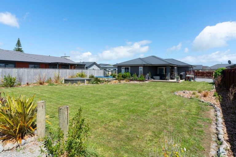 Photo of property in 11 Te Wiremu Lane, Otaki, 5512