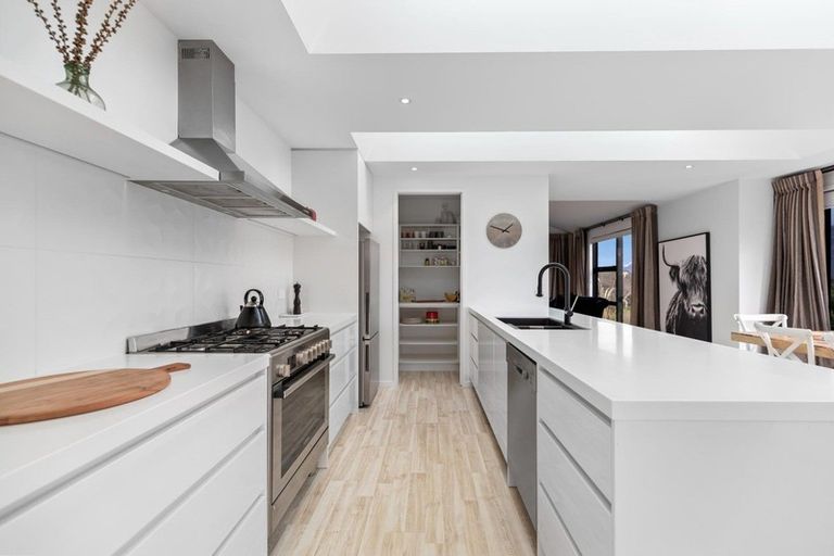 Photo of property in 7 Kerrera Lane, Jacks Point, Queenstown, 9371