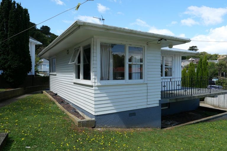 Photo of property in 113 Parkvale Road, Karori, Wellington, 6012