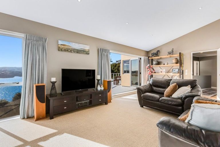 Photo of property in 18 Leeward Drive, Whitby, Porirua, 5024