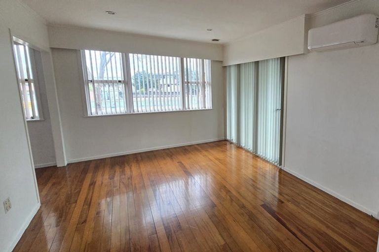 Photo of property in 140 Ti Rakau Drive, Pakuranga, Auckland, 2010