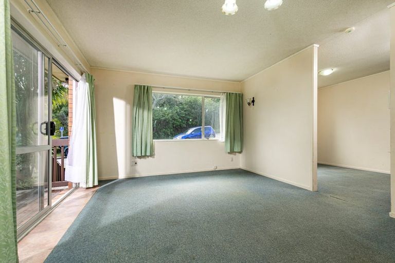 Photo of property in 1/21 Takapu Street, Henderson, Auckland, 0612