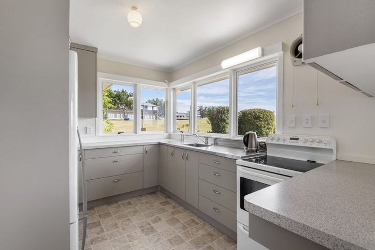 Photo of property in 13 Windsor Place, Windsor Park, Auckland, 0630