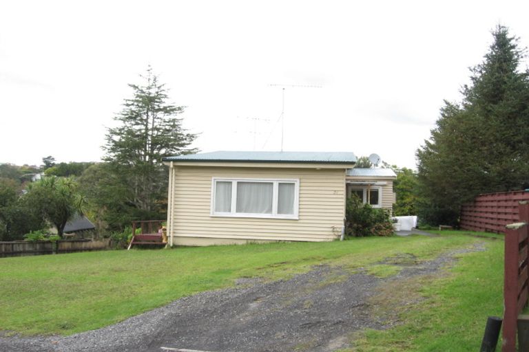 Photo of property in 21a Page Point, Mellons Bay, Auckland, 2014