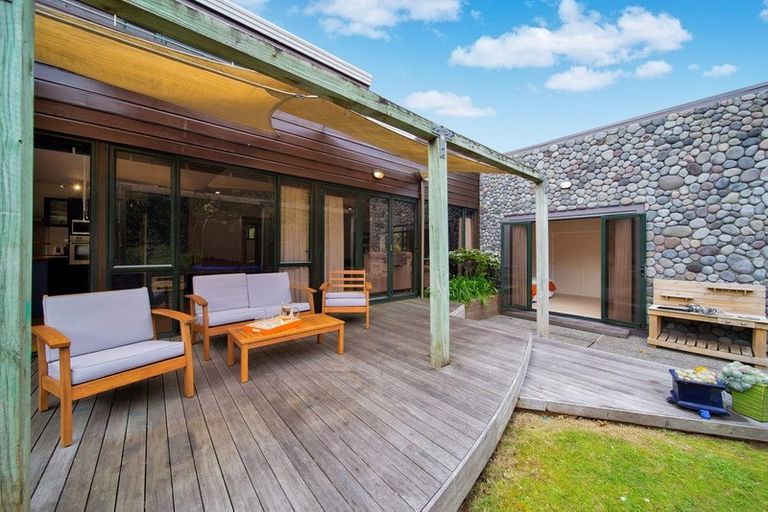 Photo of property in 2 Victoria Road, Omata, New Plymouth, 4374