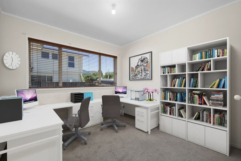 Photo of property in 2/15 Kotare Street, Hilltop, Taupo, 3330