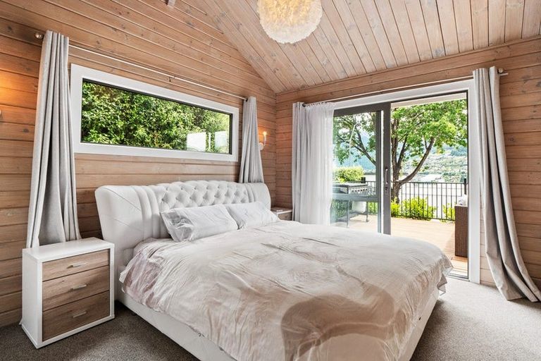 Photo of property in 25 Oregon Drive, Kelvin Heights, Queenstown, 9300