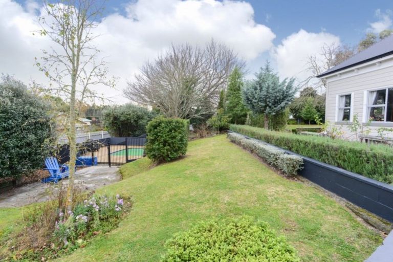 Photo of property in 2 Henderson Street, Otane, 4202