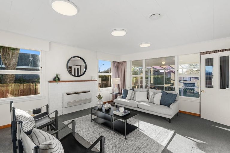 Photo of property in 43 Whitby Street, Burnside, Christchurch, 8053