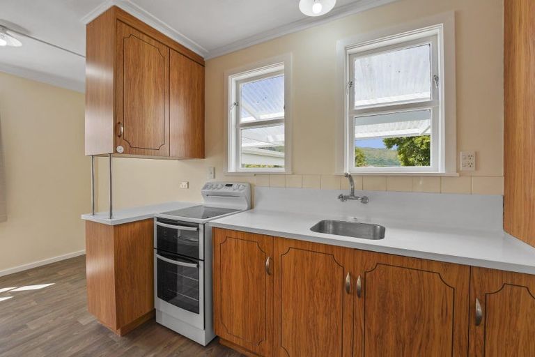 Photo of property in 24 Reynolds Street, Taita, Lower Hutt, 5011