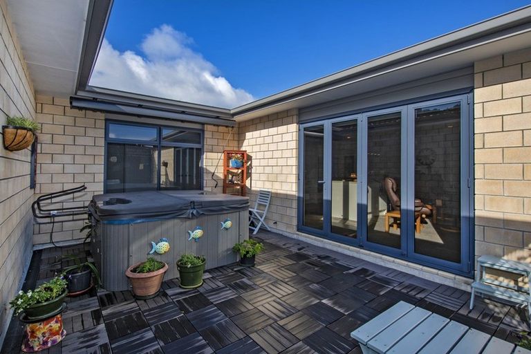 Photo of property in 4 Mckeague Way, Tamaterau, Whangarei, 0174