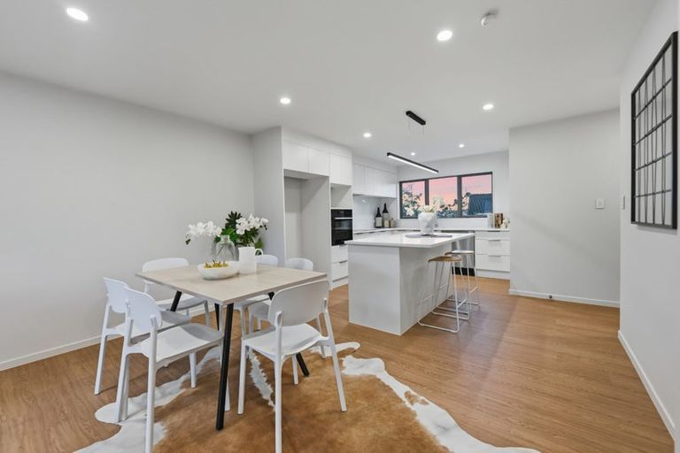Photo of property in 72b Sycamore Drive, Sunnynook, Auckland, 0620