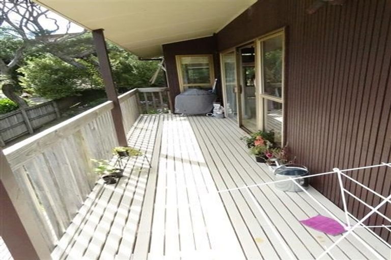 Photo of property in 23 Heaton Grove, Chatswood, Auckland, 0626