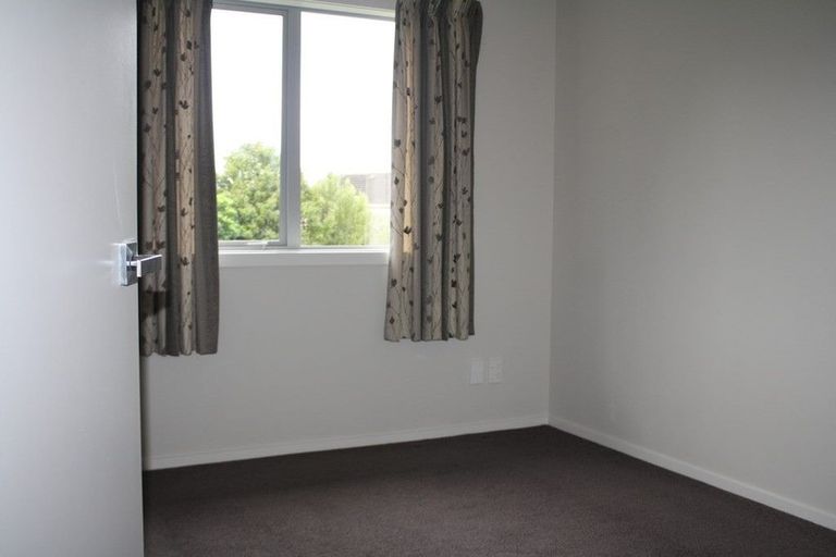 Photo of property in 116a Moorefield Road, Johnsonville, Wellington, 6037