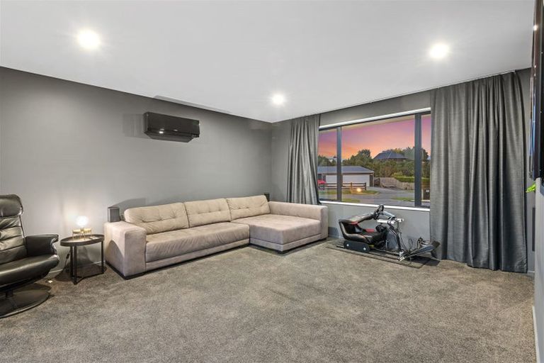 Photo of property in 8 Crawford Close, Amberley, 7410