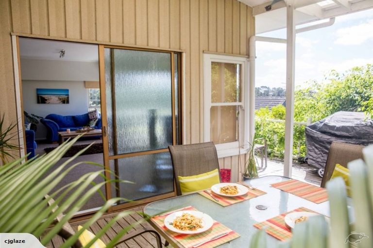 Photo of property in 33 Scott Road, Stanmore Bay, Whangaparaoa, 0932