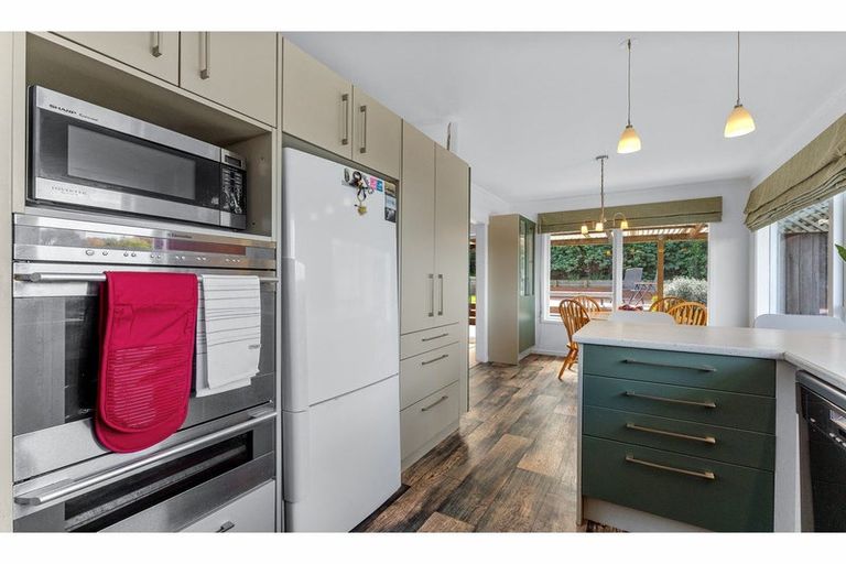 Photo of property in 81 Lynden Avenue, Hillcrest, Auckland, 0627