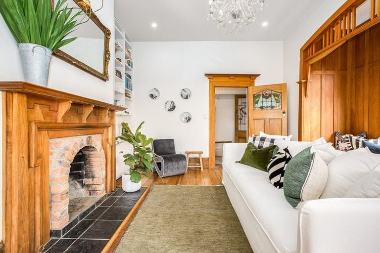 Photo of property in 13 Talavera Terrace, Kelburn, Wellington, 6012