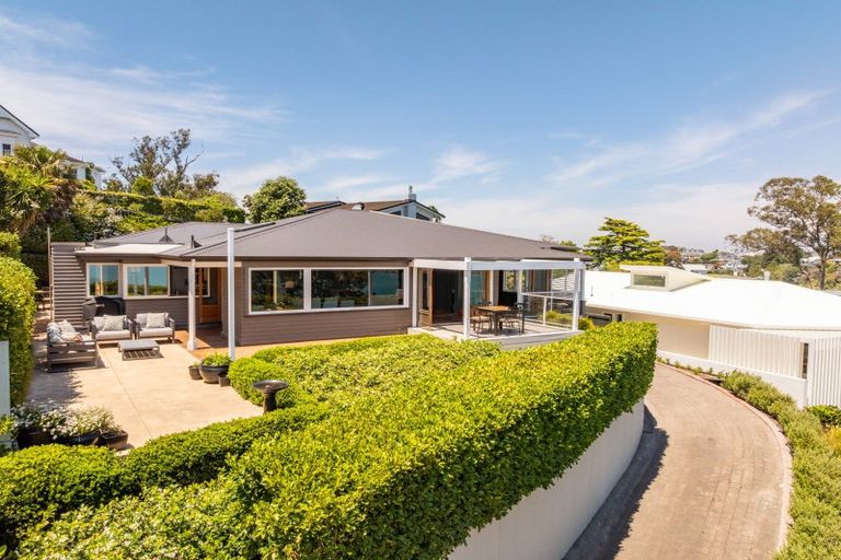 Photo of property in 135 Thompson Road, Bluff Hill, Napier, 4110