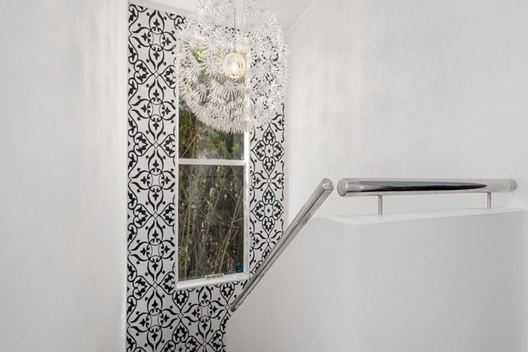 Photo of property in 19 Alberta Road, Glen Avon, New Plymouth, 4312