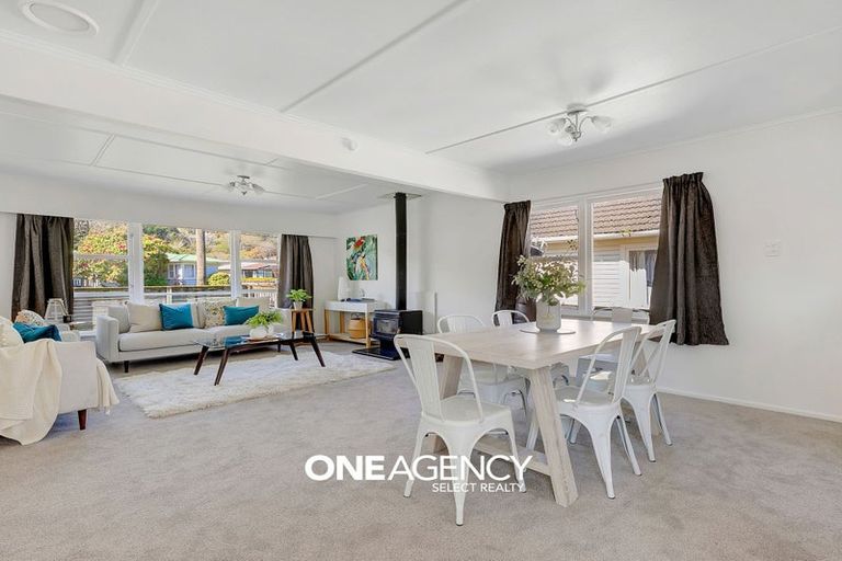 Photo of property in 90 Wood Street, Wainuiomata, Lower Hutt, 5014