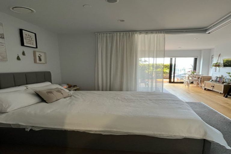 Photo of property in Frank Sargeson Apts, 6/74g Anzac Street, Takapuna, Auckland, 0622
