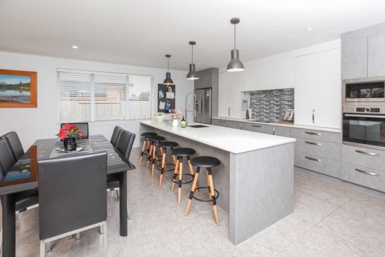 Photo of property in 9 Warwick Avenue, St Andrews, Hamilton, 3200