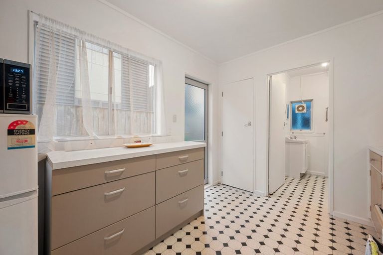 Photo of property in Mahora Court Flats, 25 Mahora Street, Kilbirnie, Wellington, 6022